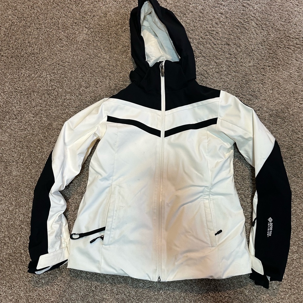 Women's Black and White Spyder gore-Tex ski jacket